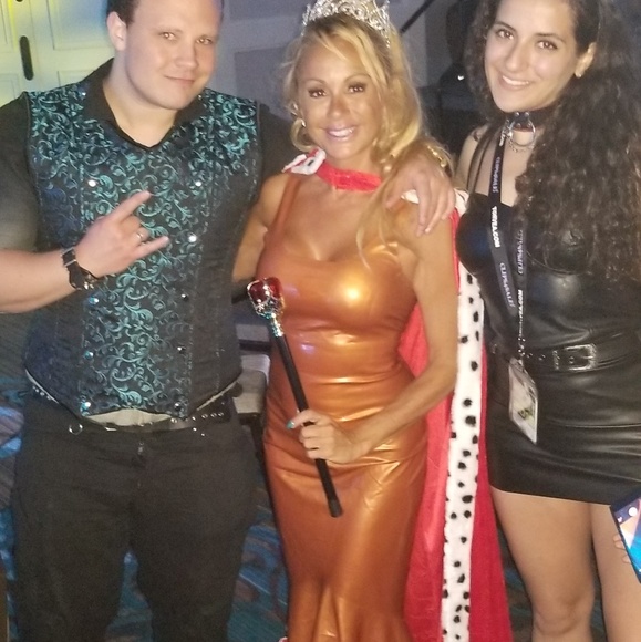 LATEX! Floor length bronze latex dress - Picture 4 of 4